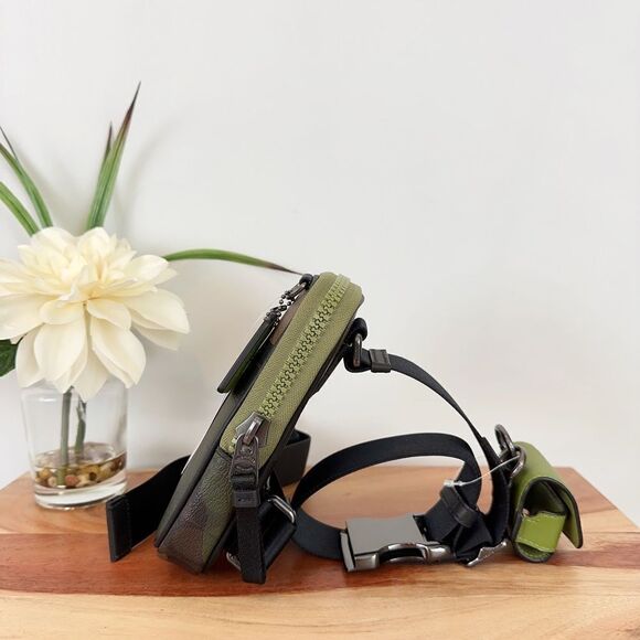 NWT Coach Multifunction Phone Pack In Signature Canvas With Camo Print - Picture 3 of 8